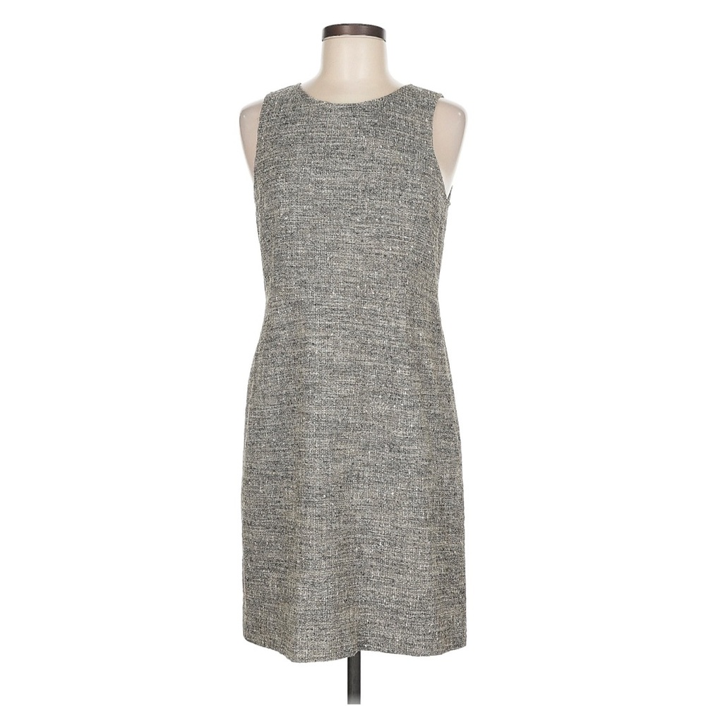 NWT- THEORY classic shift dress. Size 2. Multi color